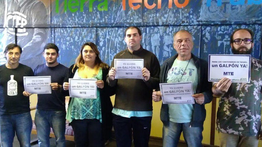Cartoneros siguen en campaña por un galpón